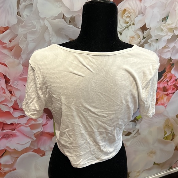 white v neck shein top - Picture 2 of 3